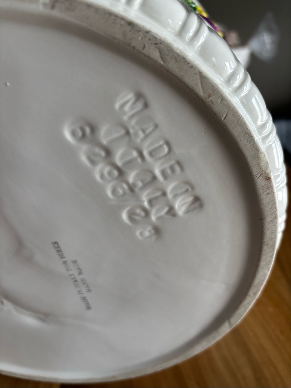 Italian Ceramic Cache Pot with raised pattern - Picture 6 of 12
